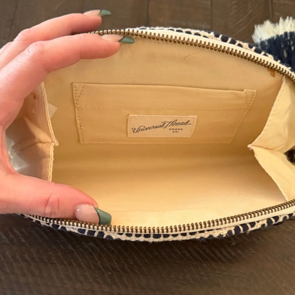 Universal Thread Navy and Cream Patterned Clutch